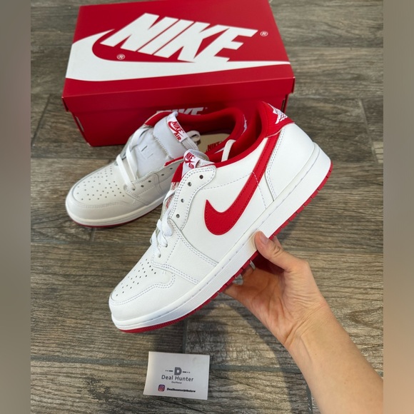 Brand New Air Jordan 1 Retro Low OG “University Red” CZ0790 161 Men’s Sneakers - Picture 2 of 10